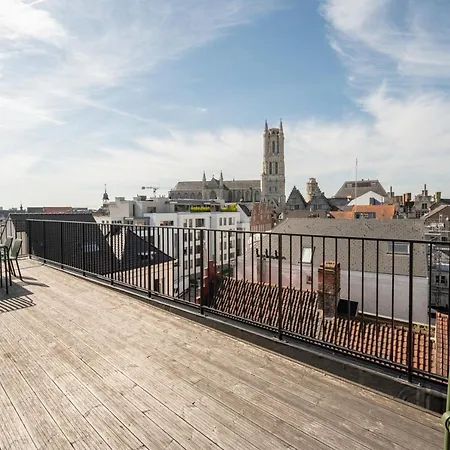 Cosy With Spectacular View From The Rooftop Apartament *