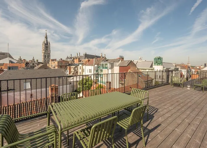 Cosy With Spectacular View From The Rooftop *